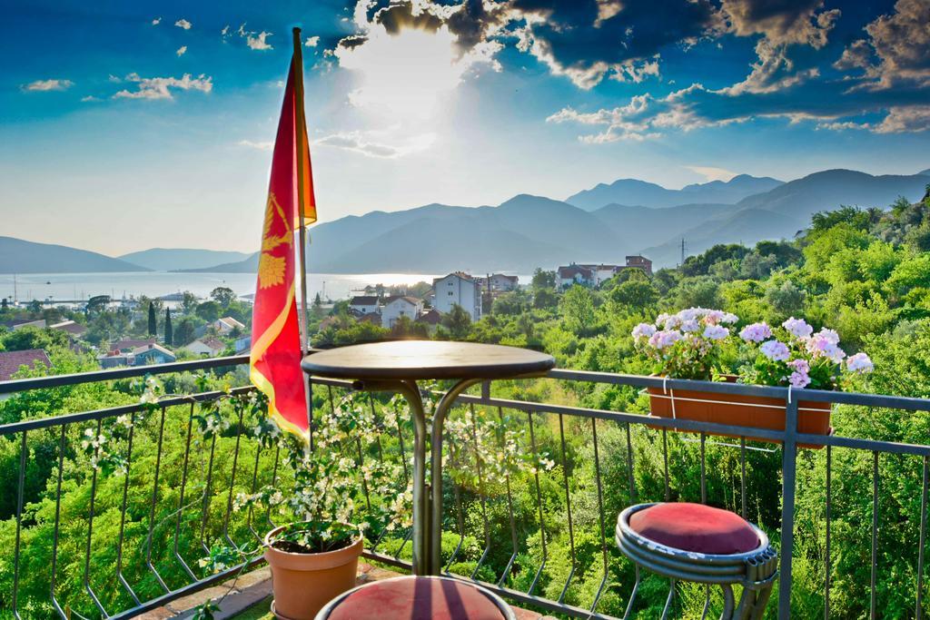 Hostel Anton Tivat Exterior foto